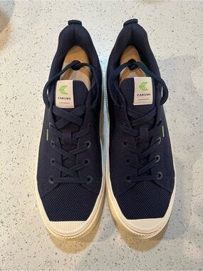 Cariuma OCA Low Navy Canvas Sneakers Mens 9 Casual Skater Shoes Memory Foam Eco